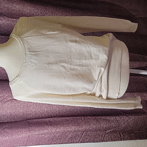 Beige, lightweight sweater, size xlrg, 55% cotton, 45% acrylic - Picture 2 of 7